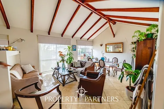 Remodelada Casa En Los Jardines De Peñuelas