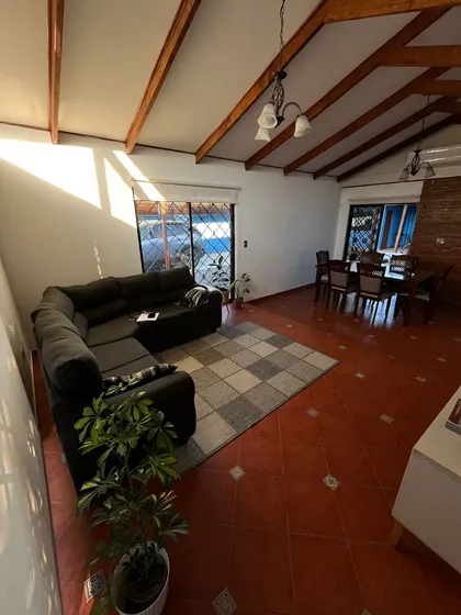 Estupenda Casa A 5 Min. Plaza Maipu, Gran Terreno