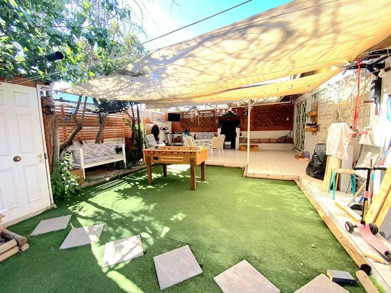Casa Gran Terreno De 220 Metros Cuadrados, Maipu Central