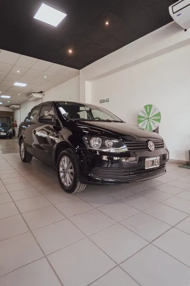 Volkswagen Voyage 1.6 Comfortline 101cv