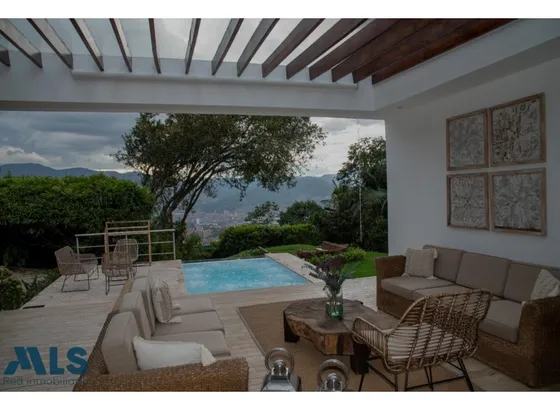 La Mejor Casa Del Sector(mls#246857)