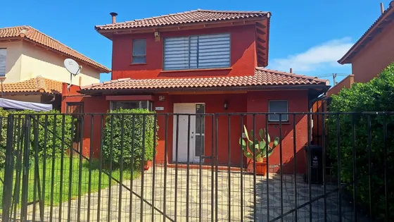 Excelente Casa 2 Pisos En Ciudad De Los Valles 