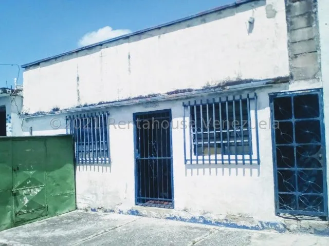Jv Casa En Venta Para Remodelar Posee Patio Los Taladros Valencia 