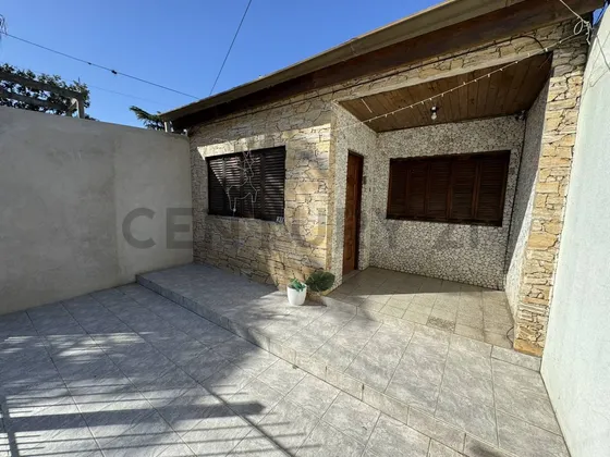 Venta Hermosa Casa En Moreno-3 Ambientes 