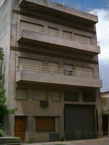 Venta Galpón De 1740 M2 Parque Avellaneda