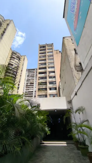 Se Alquila Apartamento De Una Habitación Detrás Del Sambil De La Candelaria, Kn