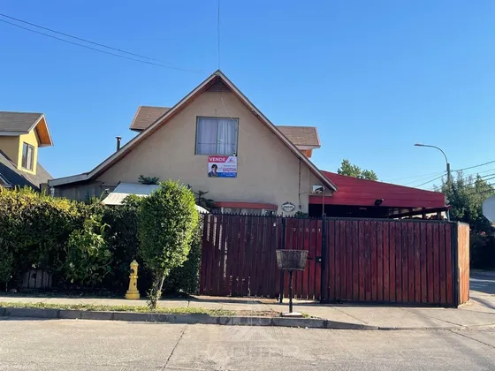 Casa En Venta De 4 Dorm. En Curicó