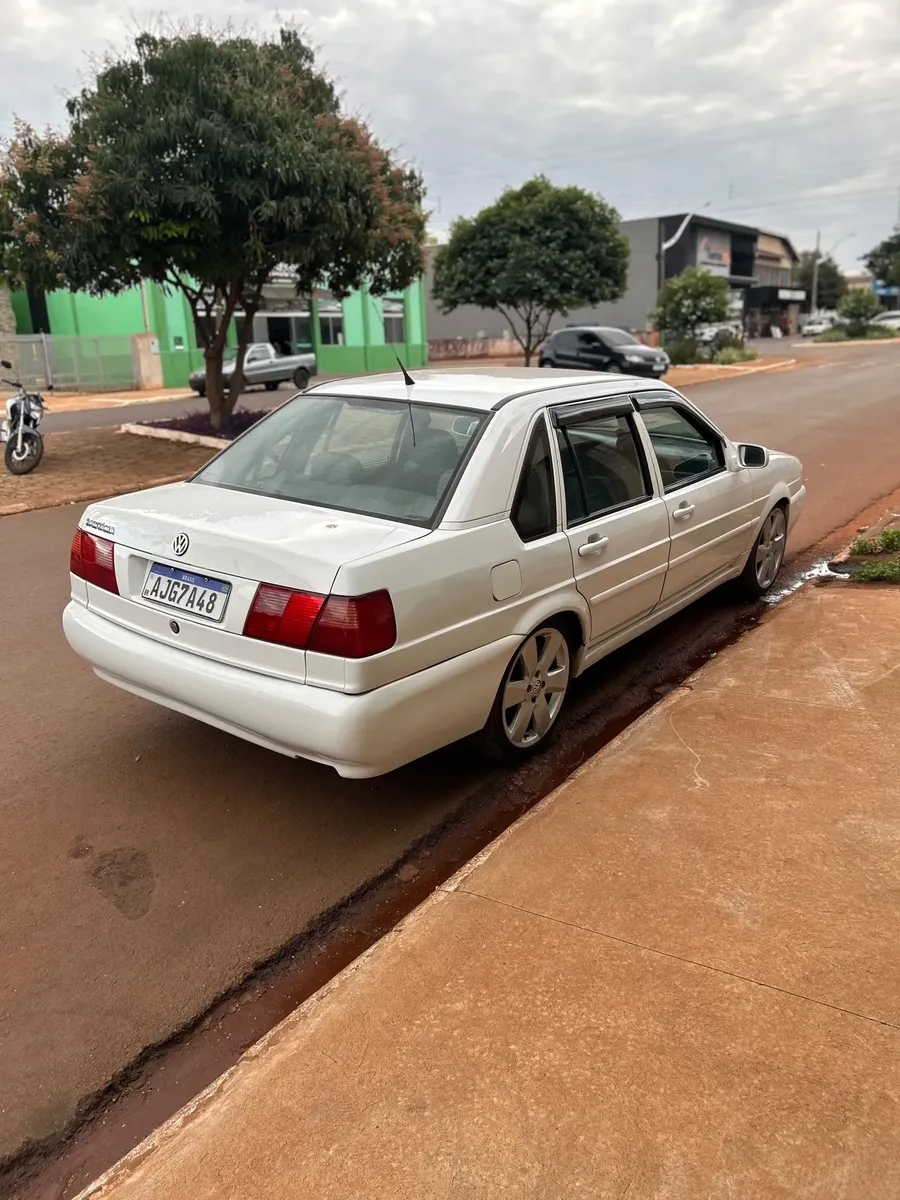 Volkswagen Santana 2000 1.8 4p Gasolina — foto 2