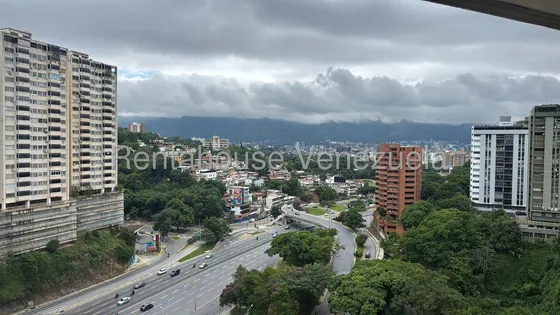 Cv Apartamento En Venta En Santa Ines Yf 26-15938