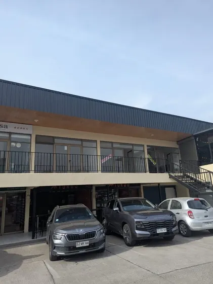 Locales Comerciales Quilpué, Centro Comercial Cerrado