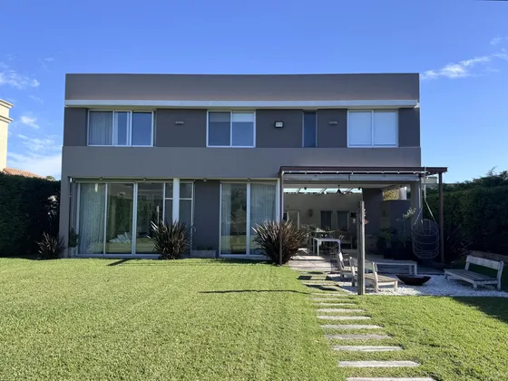 Casa En  Venta El Rocío Canning