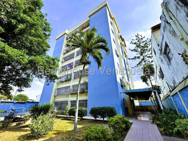 Gisselle Lobo Tiene En Venta Espectacular Apartamento Ubicado En Cabudare Centro Cerca De Todo Tipo De Comercios Y Avenidas Principales Cuenta Con 85m2 Con Acabados De Primera 2 5 1 9 6 5 1           