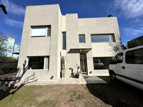 Casa En Los Ombues