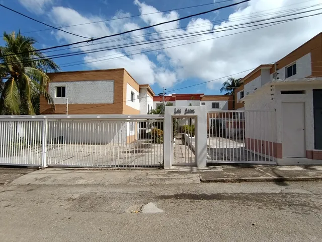 Townhouse Ubicado En Zona Fresca De Margarita, Por Un Excelente Precio