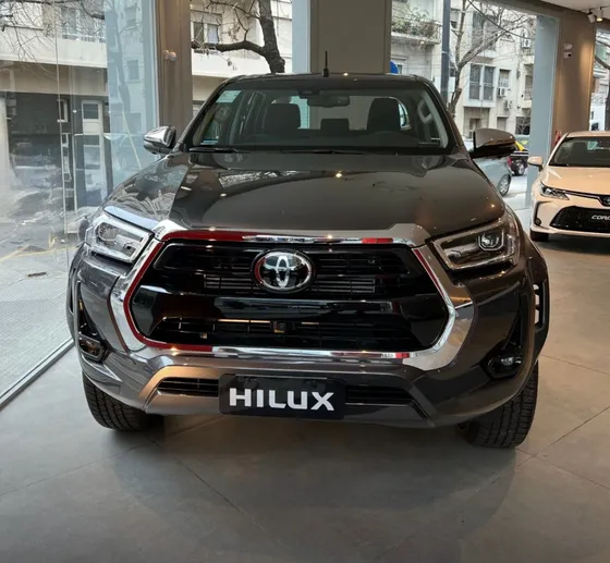 Toyota Hilux Pick-up 2.8 Cd Srx 204cv 4x4 At