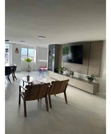 Rhbr-14733 (apto) Piso 5 (envigado, Los Mesa)