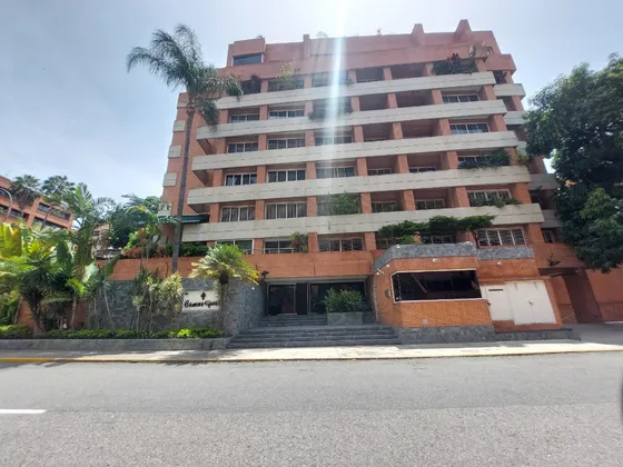 Se Alquila Apartamento En Campo Alegre (np25-24034)