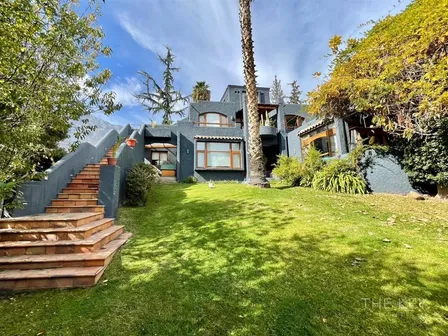 Casa En Arriendo De 5 Dorm. En Peñalolén