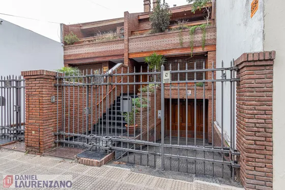 Casa En Devoto Con Parque Y Pileta