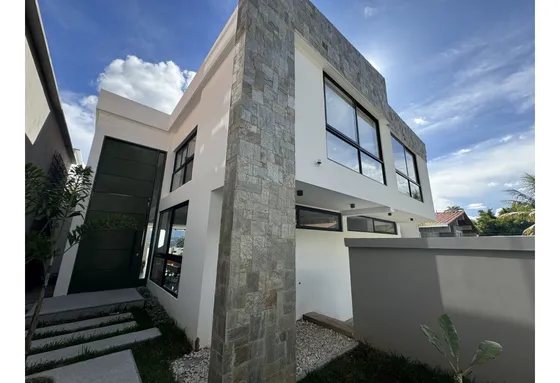 Se Vende Casa 500m2 Sebucan 0240
