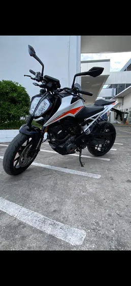 Vendo Solo Vendo Ktm Duke 390 Mod.2021 Con 9700km