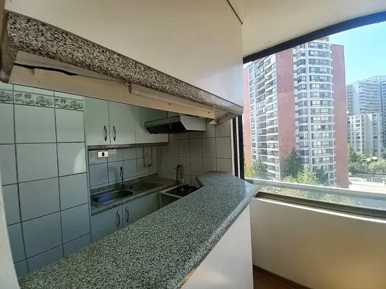 Manquehue / Japoquindo/ Metro  (703)