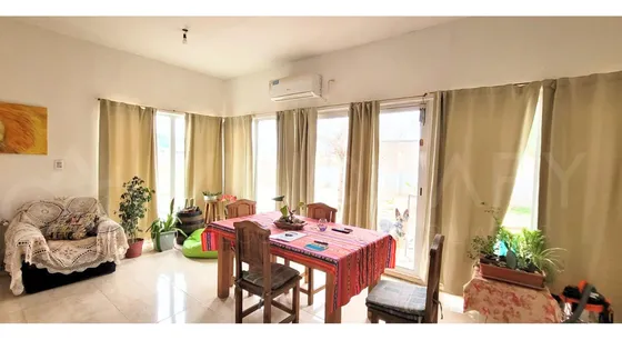 Casa En Venta - Gral. Fernández Oro.