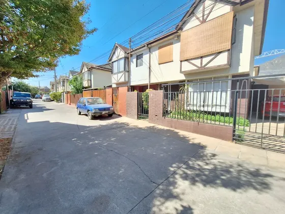 Hermosa Casa Pasaje Cerrado En Fdo Castillo Velasco Id 41232