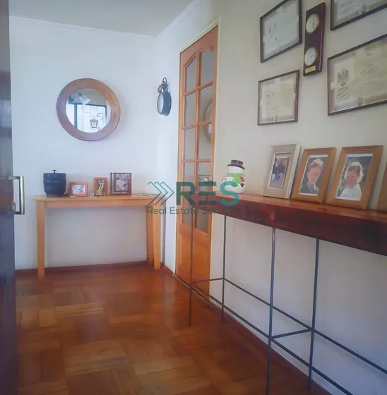 Casa En Venta De 3 Dorm. En Las Condes