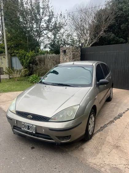 Ford Focus 1.6 Ambiente Mp3