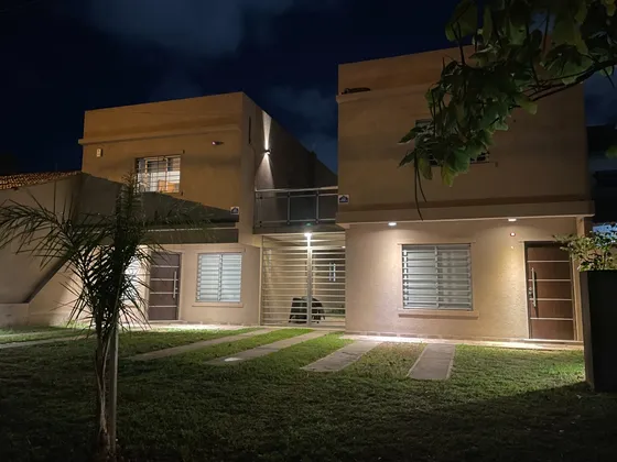 Duplex Tipo Casa En Alquiler En La Costa, Costa Azul Limite Entre San Bernardo Y La Lucila