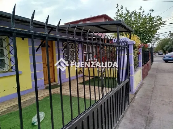 Casa En Venta En Psj. Cerrado De 4 Dorm. En San Joaquín