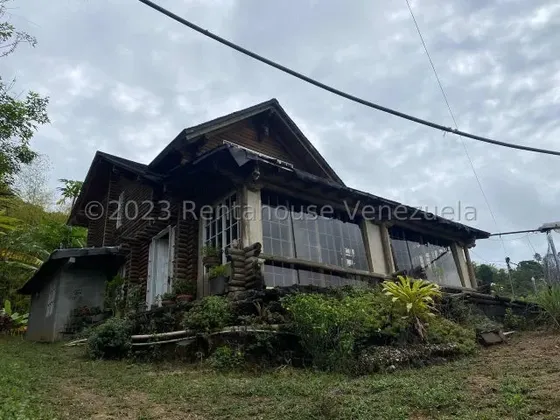 Hermosa Casas En Venta De Estilo Escandinavos Hecha De Troncos Macizos De Madera, De 110mts2 Aprox En Oripoto Mls #23-32143