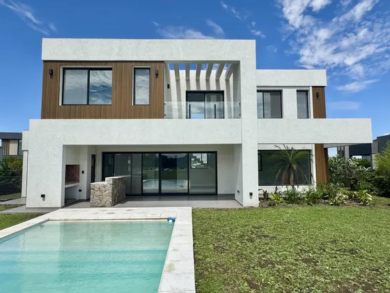 Casa En Venta Barrio Santa Ines Canning