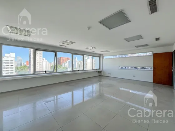 Venta De Oficina Con Cochera, La Plata.