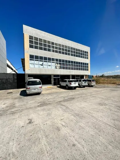 256784 Am* Venta De Galpon Con Edificio En Zona Industrial Municipal Valencia 
