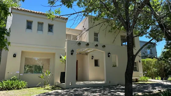 Dueño Directo Vende - Casa 8 Ambientes Barrio St. Matthew's - Pilar