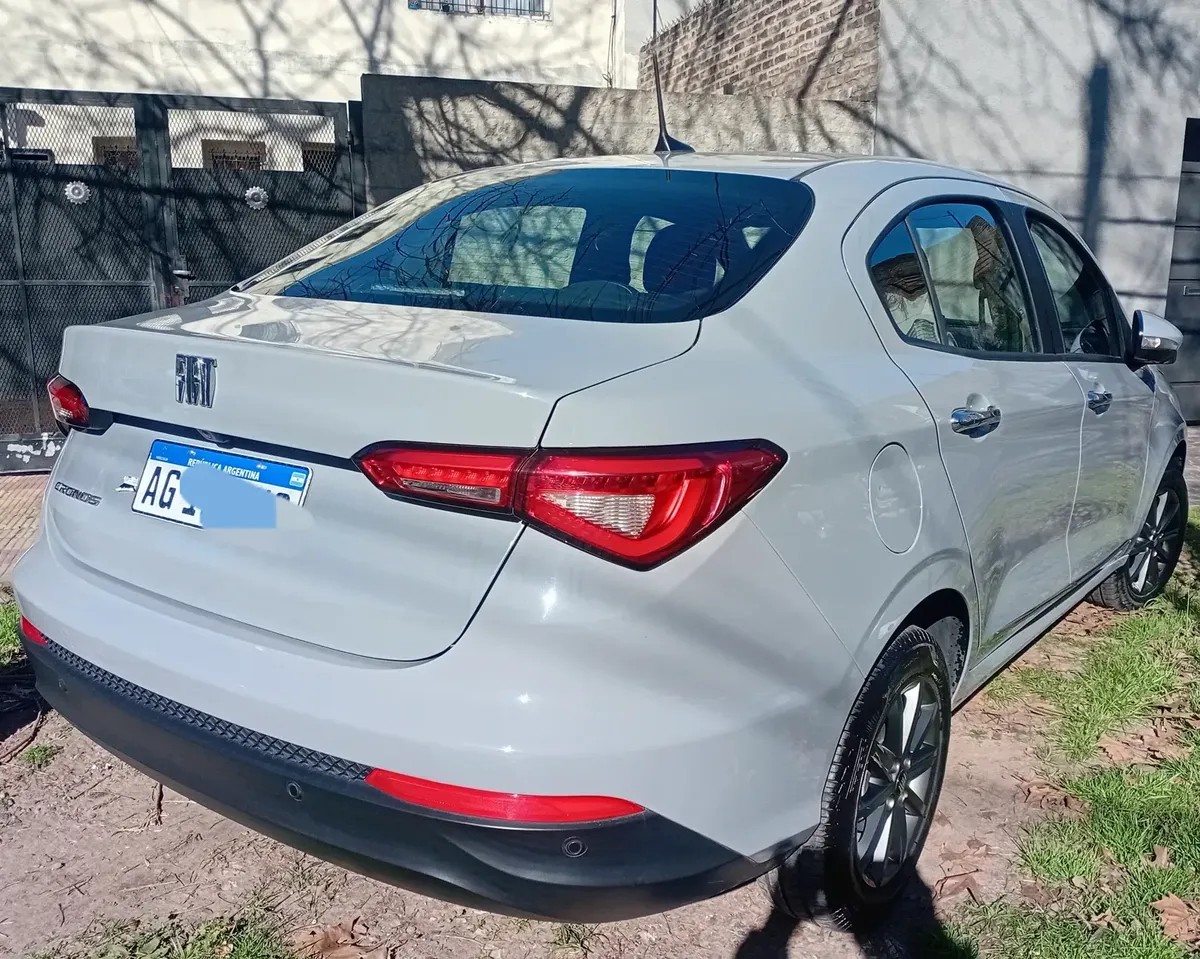 Fiat Cronos 1.3 Stile Mt