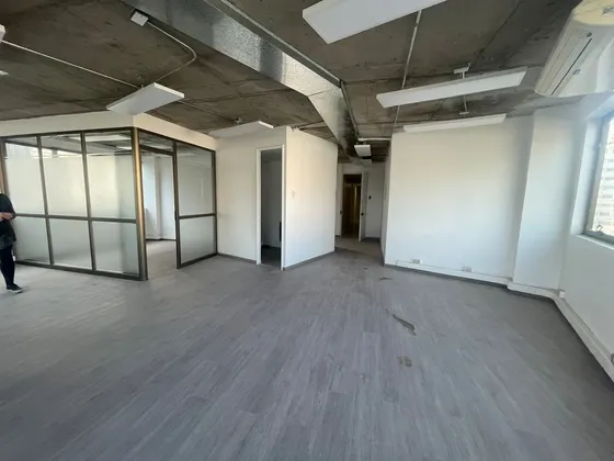 Oficina En Arriendo En Providencia. Sector Los Leones