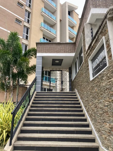 Lm Vende Apartamento En Res. Titanium Suites, Piedra Pintada, Valencia.