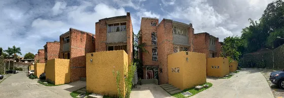 Th En Venta Urb Los Guayabitos Lp