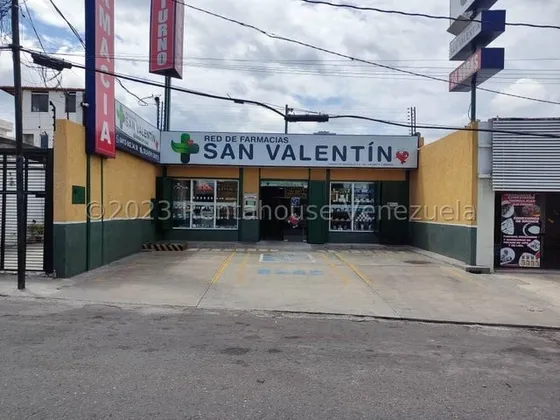 Gisselle Lobo Vende Espectacular Local En Barquisimeto 370 Metros Acabados De Lujo Pisos De Porcelanato Tanque Subterraneo 15 Mil Litros Alto Trafico Area De Oficinas Baño Pisos De Granito 2 4 2 3 5 3