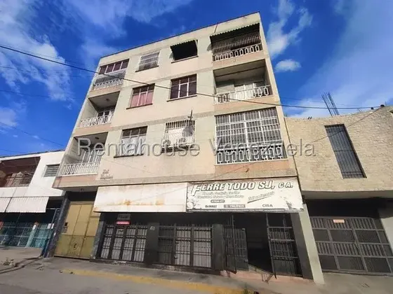 Local Comercial En Alquiler En Zona Centro De Cagua #26-8990 Rm