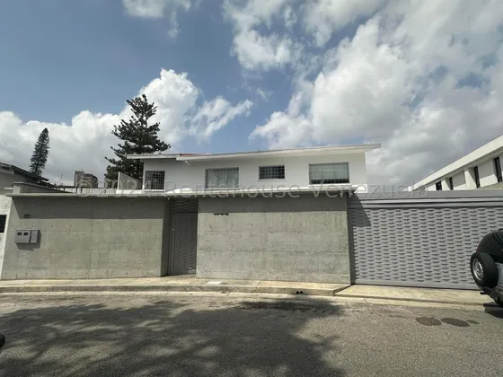 En Venta Espectacular Vivienda En Colinas De Bello Monte Mfl