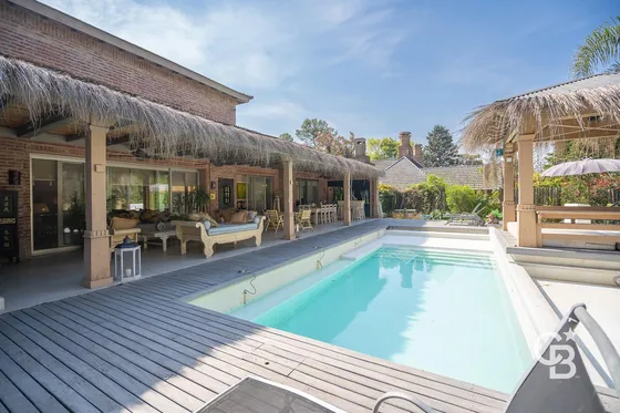 Casa En Venta - 3 Dormitorios - Mayling Cc