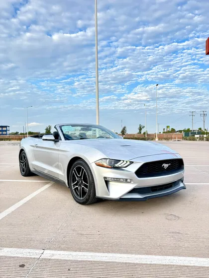 Ford Mustang 2p Coupé Ecoboost L4/2.3/t Aut