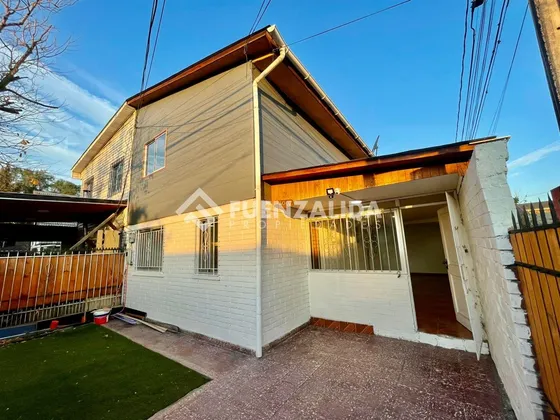 Casa En Venta De 3 Dorm. En Maipú 