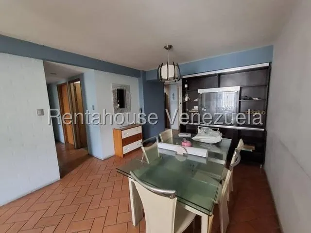 Apartamento En Venta En El Marques Con Cocina Equipada Y Listo Para Habitar En Calle Cerrada Con Vigilancia 25-17140 Jc