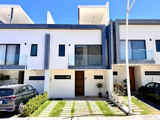 Casa En Venta En Triventi Residencial, Tlajomulco