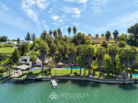 Casa En Venta De 8 Dorm. En La Estrella